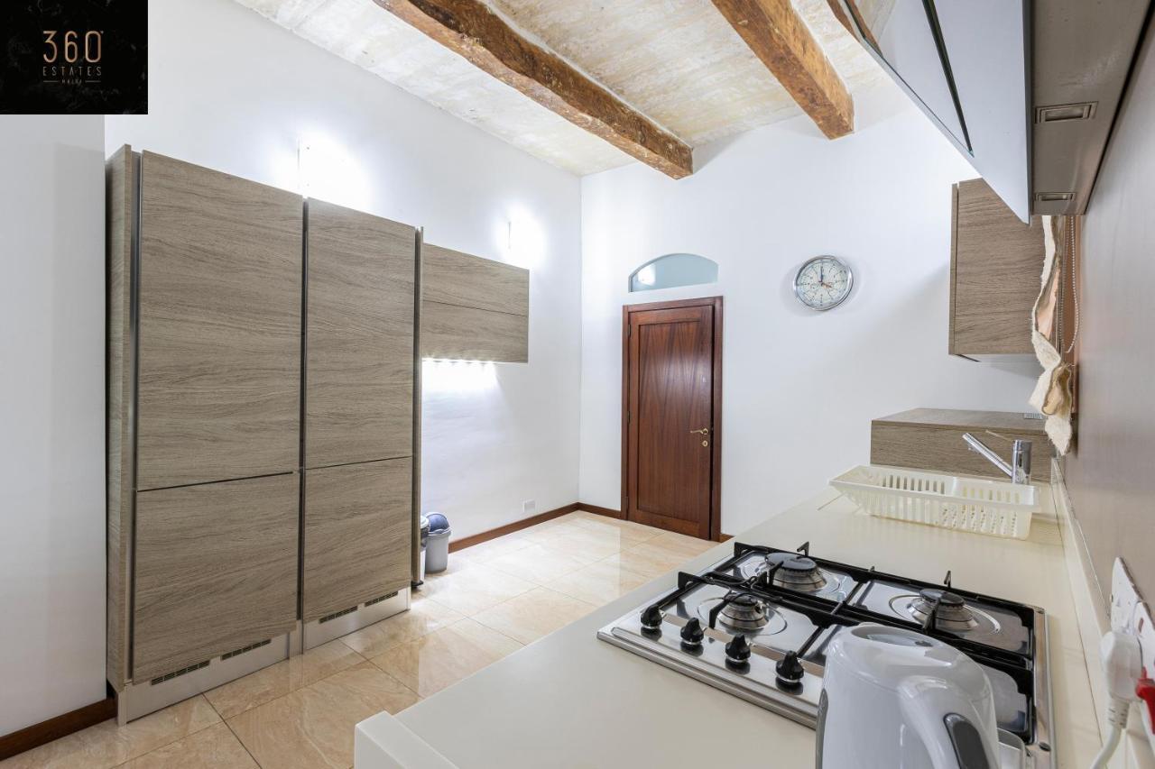 Seafront - Top Location, Top Floor With Wifi & Ac By 360 Estates La La Valletta Esterno foto