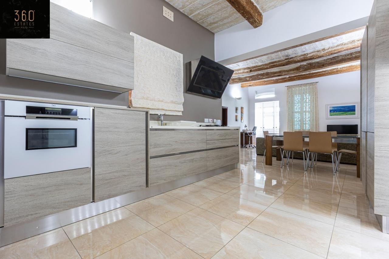 Seafront - Top Location, Top Floor With Wifi & Ac By 360 Estates La La Valletta Esterno foto